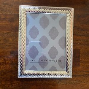 Max Studio 5 x 7 Silver Frame